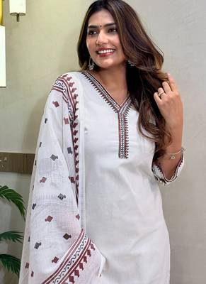Off white khadi cotton with embroidery kurti pent dupatta set 2