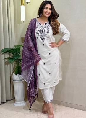 Off white khadi cotton with embroidery kurti pant dupatta set 1