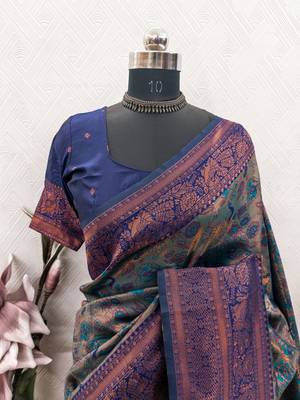 Turquoise blue Art silk blend banarasi jacquard bird motif work saree with unstitched blouse piece 7