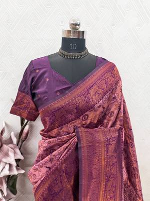 Light pink Art silk blend banarasi jacquard bird motif work saree with unstitched blouse piece 7