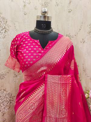 Pink art silk blend jacquard motif work saree with unstitched blouse piece 6