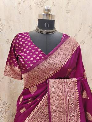 Wine art silk blend jacquard motif work saree with unstitched blouse piece 7