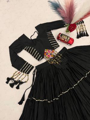 Black Color Gamthi Style Cotton Navratri Lahenga Choli Set 4