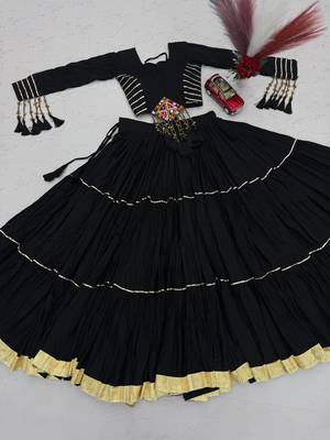 Black Color Gamthi Style Cotton Navratri Lahenga Choli Set 5