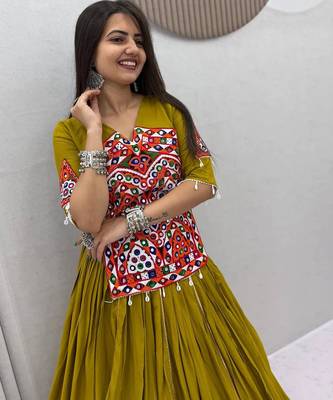 Olive Green Pure Cotton Gamthi Mirror Work Kediyu Lehenga Set 4