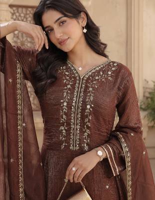 Kavindi women   s silk zari & sequin embroidered flared kurta set with palazzo and dupatta 2