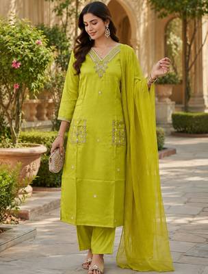 Kavindi women silk blend embroidered straight kurta pant set with nazneen dupatta 2