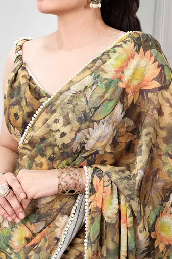 Floral print weightless marble saree with delicate pearl border