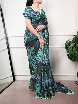 Floral print weightless marble saree with delicate pearl border 3