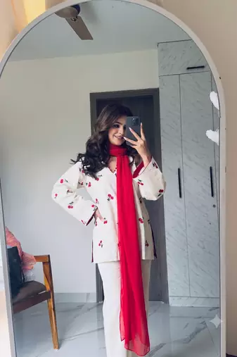 Women off-white & red cherry  short kurta set with farshi salwar