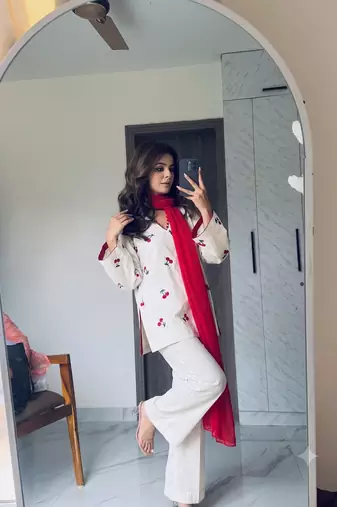 Women off-white & red cherry  short kurta set with farshi salwar