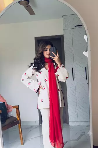 Women off-white & red cherry  short kurta set with farshi salwar