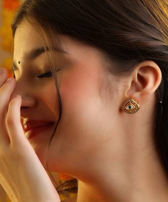 White stone meenakari polki stud earrings 1