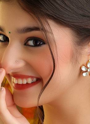 White stones pearl drop floral stud earrings 1
