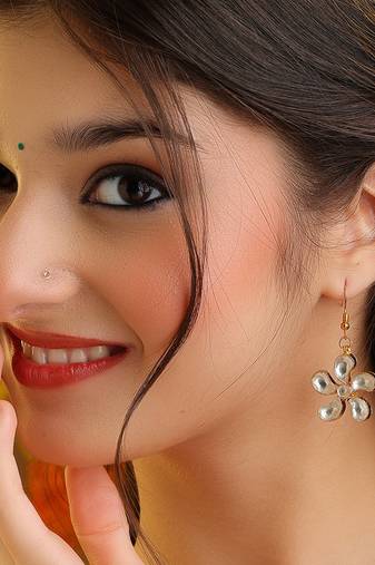 White stones pearl floral dangler drop earrings