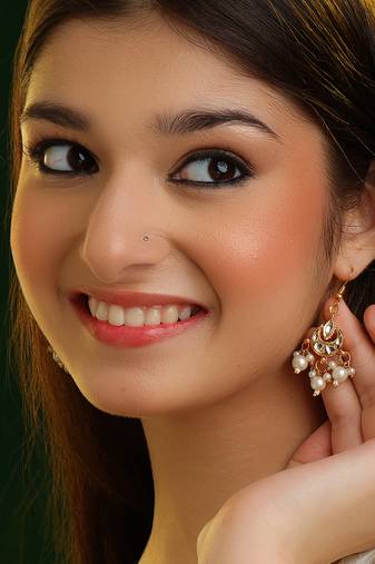 White stones kundan cluster drop earrings