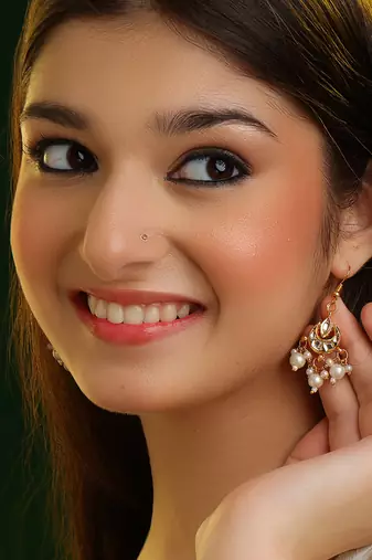 White stones kundan cluster drop earrings