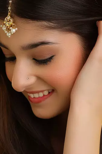 White kundan pearl maang tikka