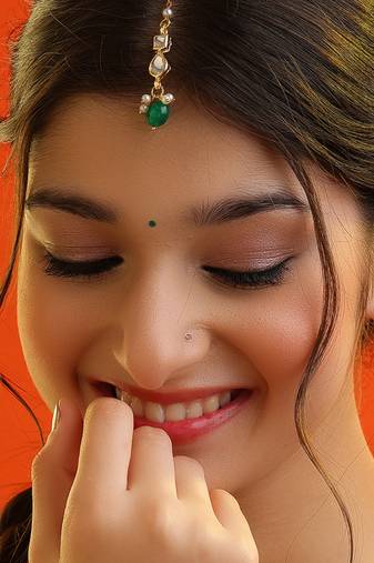 Green stone kundan maang tikka