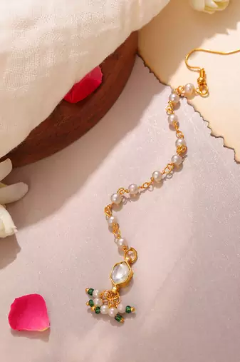 Emerald green stone kundan maang tikka