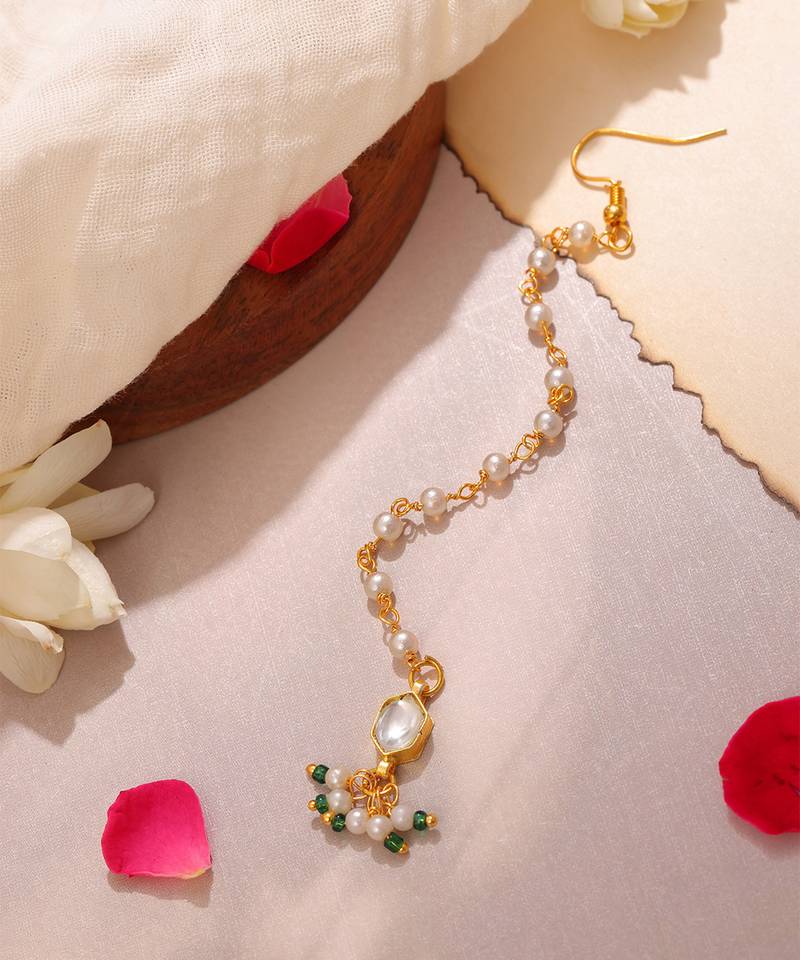 Emerald green stone kundan maang tikka