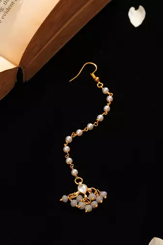 Grey stone floral maang tikka
