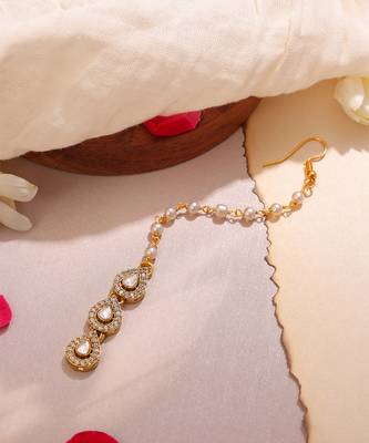 White polki teardrop maang tikka 2