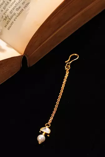 Gold plated white pearl drop maang tikka