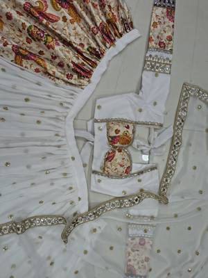 Navratri Special White Floral Printed & Embroidered Lehenga Choli with Dupatta 5