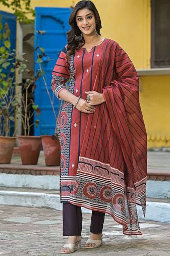 Floral Printed Notch Neck Straight Kurta With Trousers & Dupatta