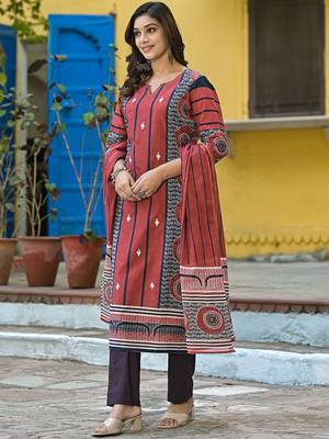 Floral Printed Notch Neck Straight Kurta With Trousers & Dupatta 4
