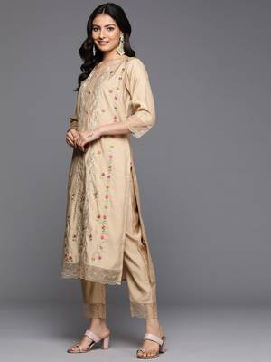 Floral Embroidered Thread Work Kurta With Trousers & Dupatta 6