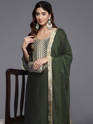 Ethnic Motifs Yoke Design Kurta with Palazzos & Dupatta 2