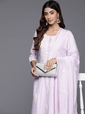 Women Floral Embroidered Regular Thread Work Kurta with Trousers & With Dupatta 2