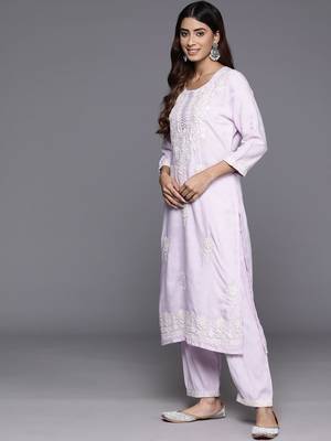 Women Floral Embroidered Regular Thread Work Kurta with Trousers & With Dupatta 6