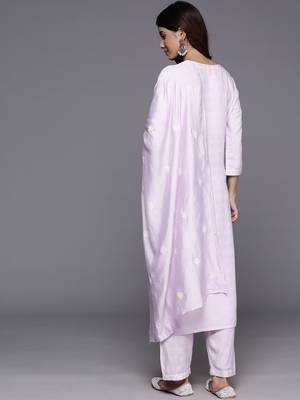 Women Floral Embroidered Regular Thread Work Kurta with Trousers & With Dupatta 7