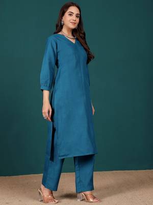 Women V-Neck Regular Kurta with Trousers 5