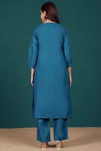 Women V-Neck Regular Kurta with Trousers