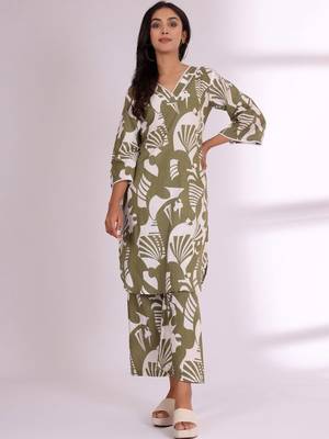 Women Abstract Printed V-Neck Pure Cotton Kurta with Palazzos 1