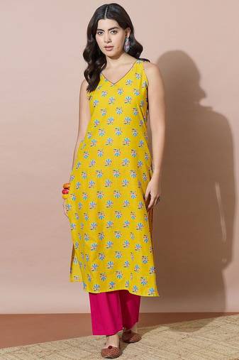 Women Floral Printed Regular Kurta with Trousers