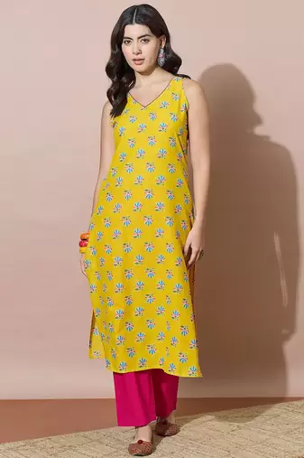 Women Floral Printed Regular Kurta with Trousers