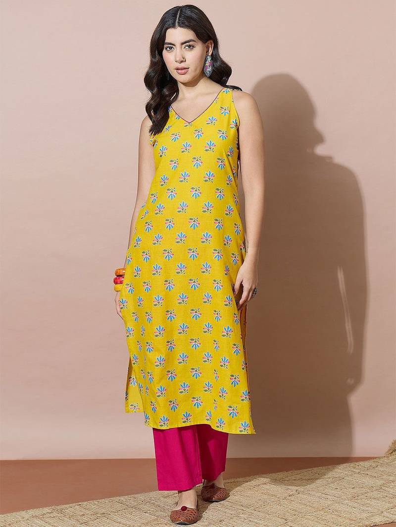 Women Floral Printed Regular Kurta with Trousers