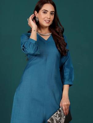 V-Neck Bell Sleeves Straight Kurta With Trousers 2