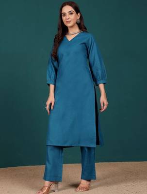 V-Neck Bell Sleeves Straight Kurta With Trousers 5