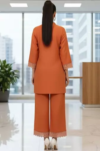 Women Regular Thread Work Kurta with Trousers