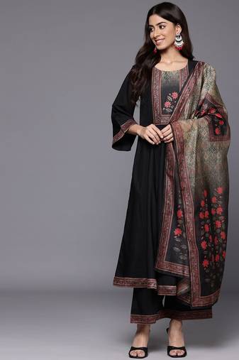 Women Floral Solid Empire Sequinned Kurtas & Trousers With Dupatta