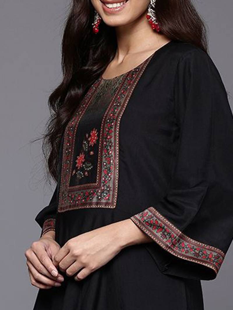 Women Floral Solid Empire Sequinned Kurtas & Trousers With Dupatta