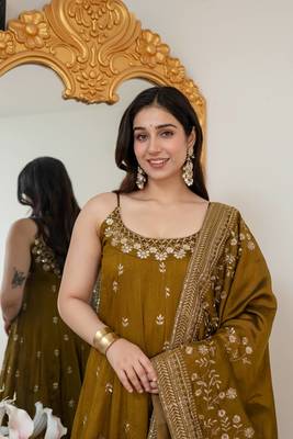 Mehandi Green Anarkali Kurta Set with Designer Embroidery & Dupatta 3
