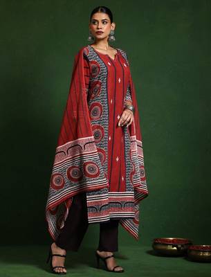 Women Printed Regular Pure Cotton Kurta with Trousers & With Dupatta 4