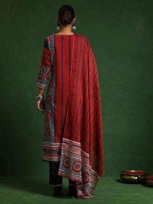 Women Printed Regular Pure Cotton Kurta with Trousers & With Dupatta 5